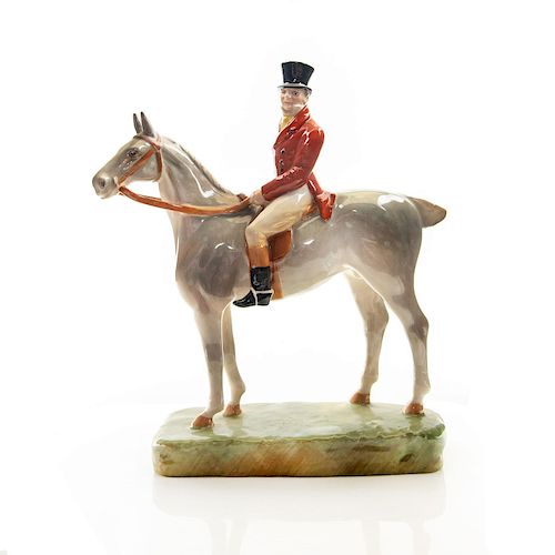 ROYAL DOULTON FIGURINE THE SQUIRE 39a94b