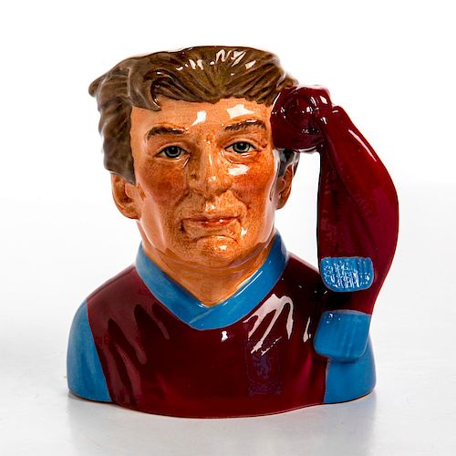 SMALL ROYAL DOULTON CHARACTER JUG  39aabf