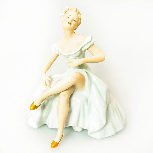 WALLENDORF PORCELAIN FIGURINE  39876a