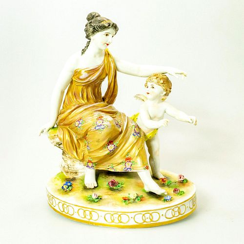 LARGE PORCELAIN FIGURINE GROUPING LADY