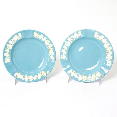 2PC WEDGWOOD PLATE PAIRBlue ground with