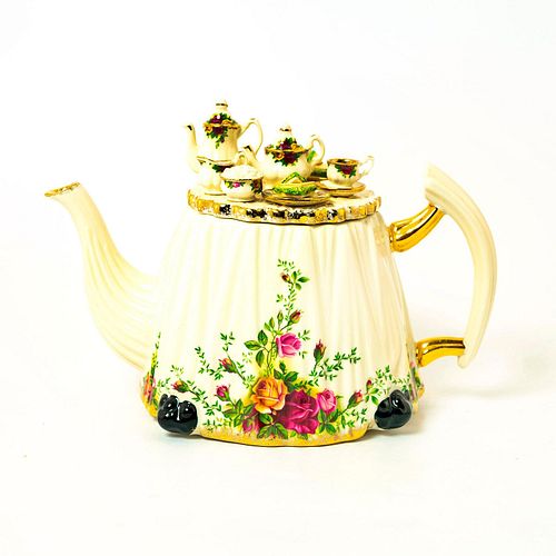 ROYAL ALBERT EARTHENWARE TEAPOT OLD