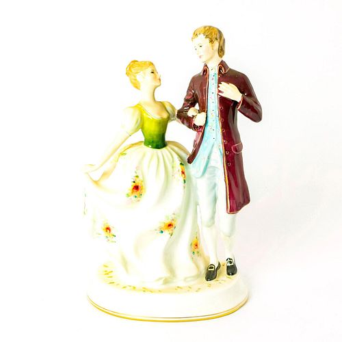 YOUNG LOVE HN2735 - ROYAL DOULTON FIGURINERomantic