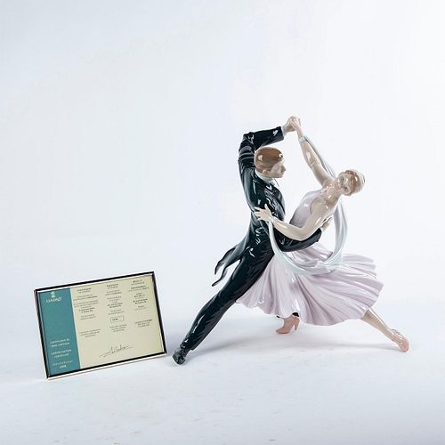 ELEGANT FOXTROT 01008638 - LLADRO PORCERLAIN