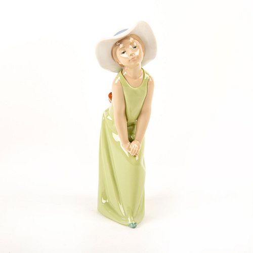 CURIOUS GIRL W STRAW HAT 01005009 398bed
