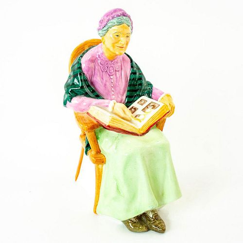 ROYAL DOULTON FIGURINE THE FAMILY 398cdc