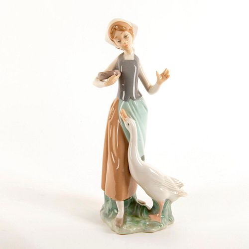 GIRL WITH DUCK 1011052 - LLADRO