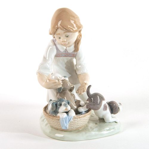 JOY IN A BASKET 1005595 - LLADRO