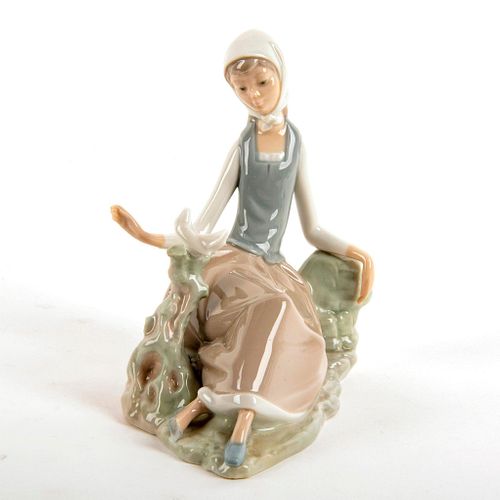 SHEPHERDESS WITH DOVE 1004660 -