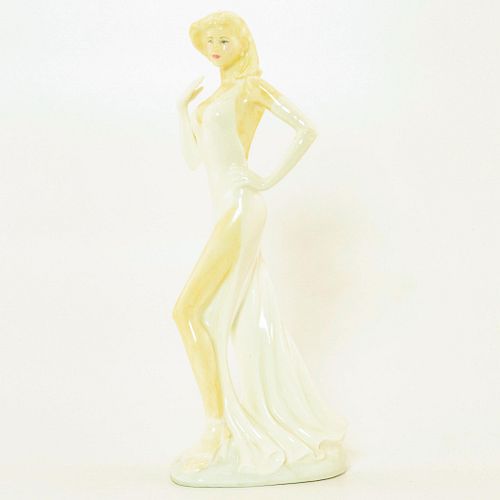 SIMONE HN4535 ROYAL DOULTON FIGURINEThe 398edb