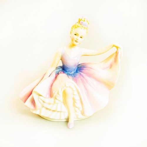 DANCING YEARS HN2235 ROYAL DOULTON 3990d9