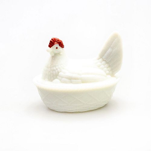 WESTMORELAND WHITE MILK GLASS HEN ON