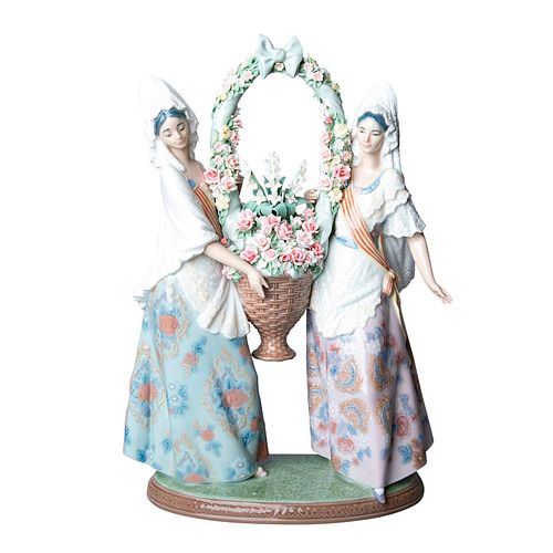 LLADRO FLORAL OFFERING FIGURAL SCULPTURE