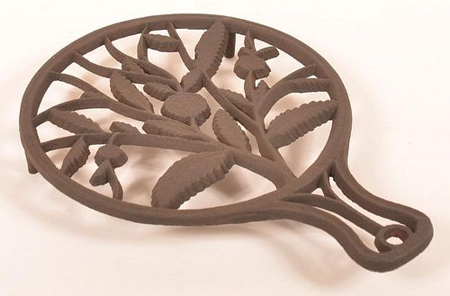 CAST IRON FLORAL AND FOLIATE PATTERN 39c00b