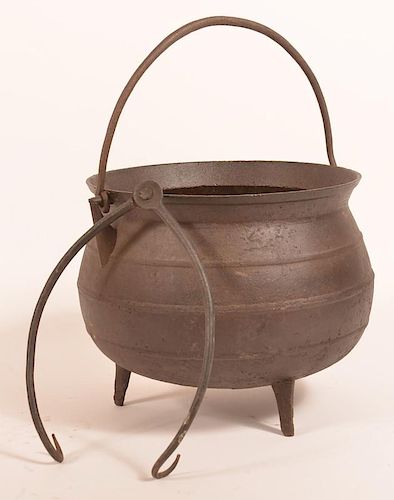 CAST IRON GYPSY KETTLE AND POT 39c028