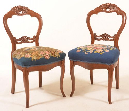 PAIR OF VICTORIAN WALNUT SIDE CHAIRS Pair 39c248