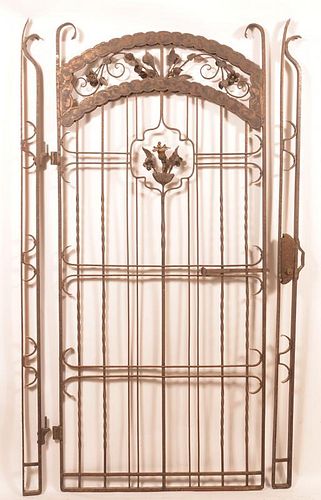 VINTAGE THREE SECTION IRON ENTRANCE 39c259