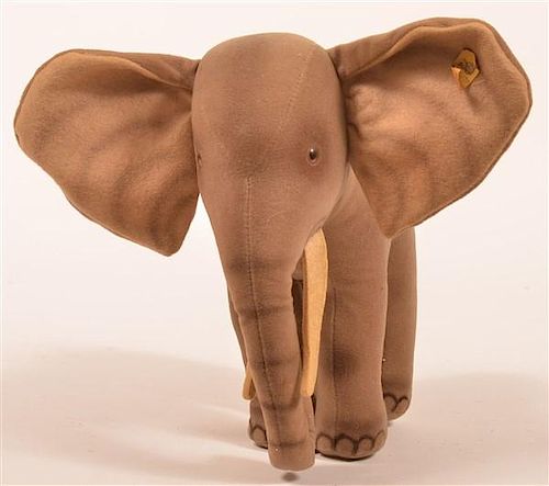 STEIFF ELEPHANT.Steiff Elephant.