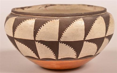 VINTAGE ACOMA INDIAN POTTERY BOWL.Vintage