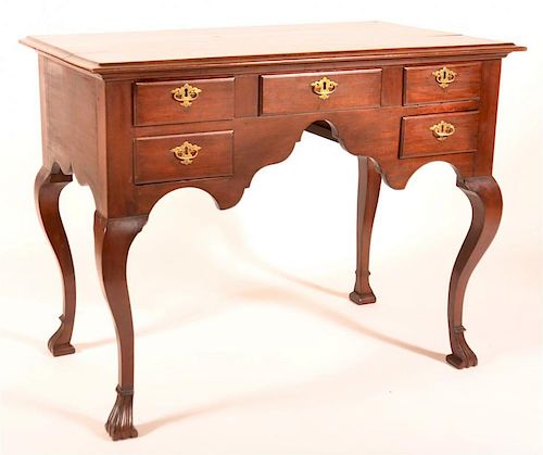 AMERICAN WALNUT QUEEN ANNE LOWBOY American 39c874