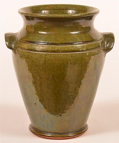 STAHL REDWARE SPINACH GREEN GLAZED VASE.Stahl