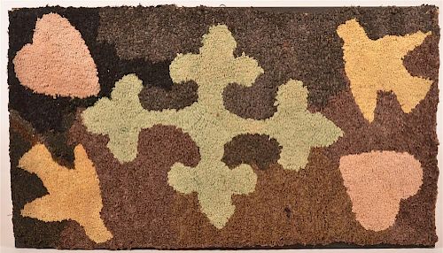 ANTIQUE HOOKED RUG WITH CLOVER  39ca16