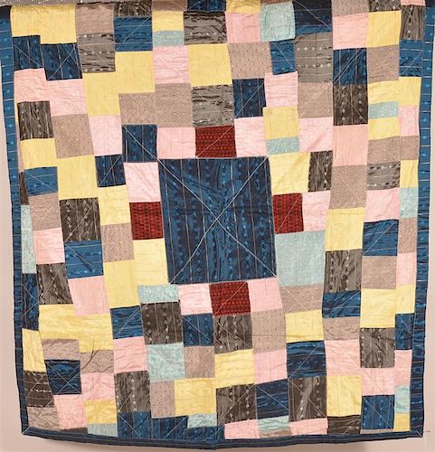 VINTAGE BLOCK PATTERN CRIB QUILTVintage