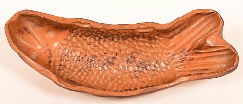 PA MOTTLE GLAZED REDWARE FISH FOOD