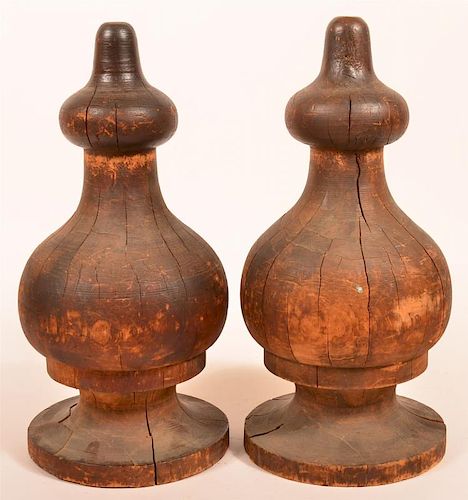 PAIR OF TURNED WOOD ARCHITECTURAL 39cad3