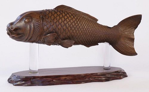 A JAPANESE CARVED WOOD HEARTH FISH14 39cdb9