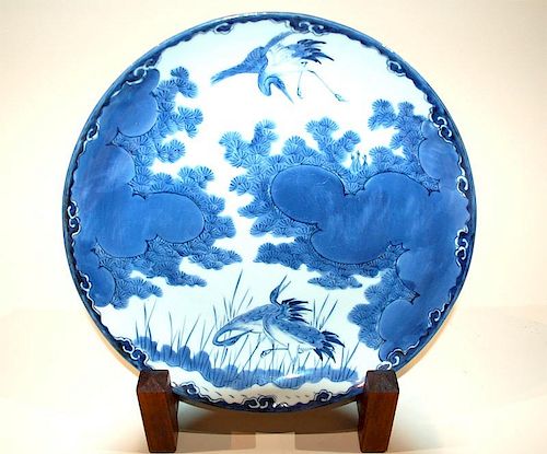 A JAPANESE BLUE AND WHITE GLAZE 39cdb5