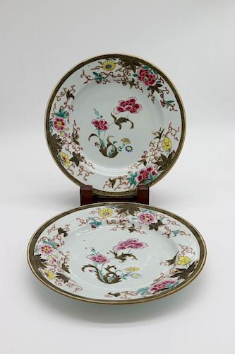 PAIR OF EXPORT FAMILLE ROSE DISHES  39cf65