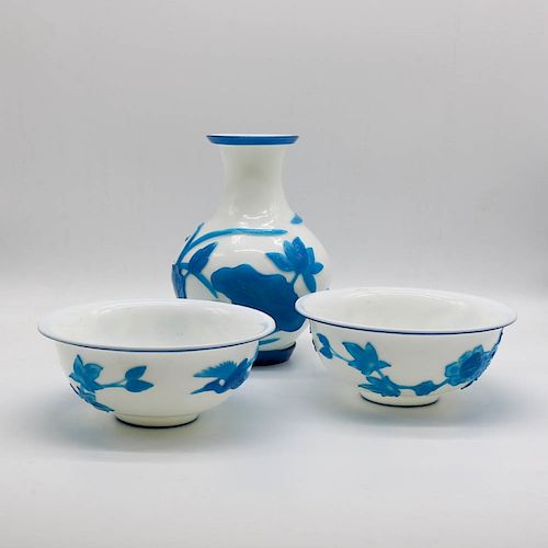 THREE BLUE OVERLAY WHITE PEKING 39cf66