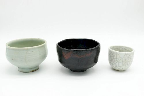 GROUP OF THREE BOWL AND CUPSof