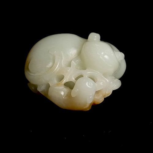 WHITE JADE CAT GROUP, 18TH C.Lively