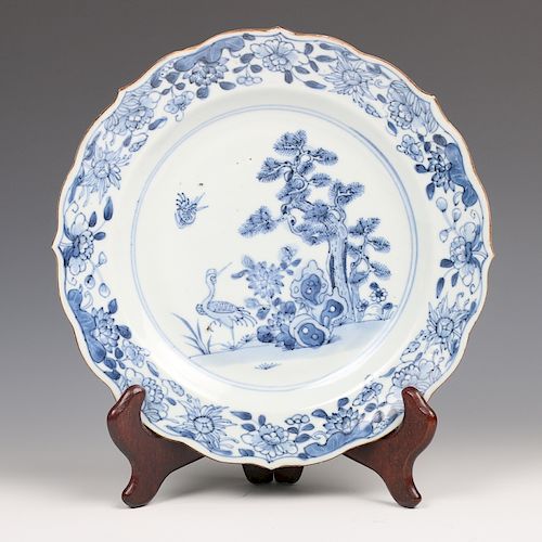 CHINESE EXPORT BLUE AND WHITE PLATE,