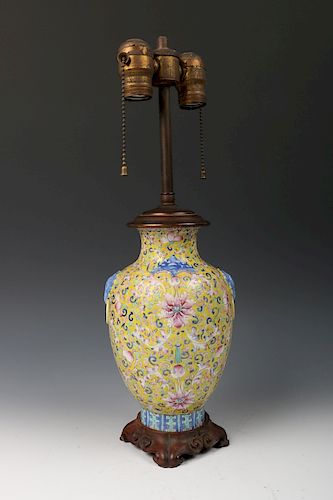 CHINESE FAMILLE-ROSE VASE LANTERN