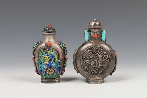 PAIR OF CHINESE SNUFF BOTTLESOf 39d02e