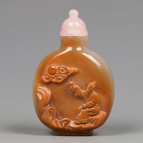 CHINESE AGATE SNUFF BOTTLEOf compressed