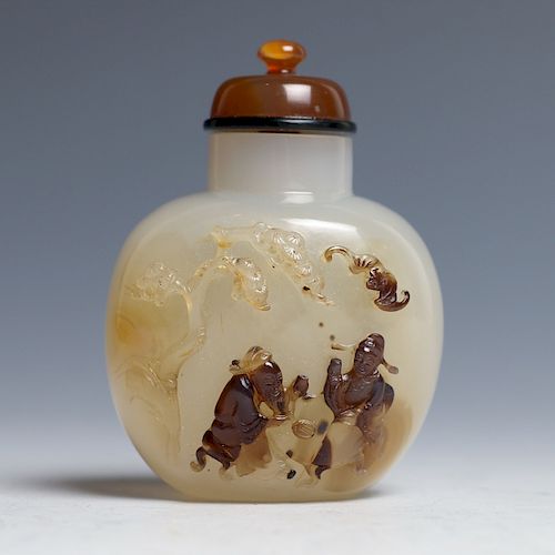 AGATE SUNFF BOTTLE WITH FIGURES