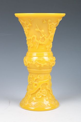YELLOW PEKING GLASS GU VASEA yellow