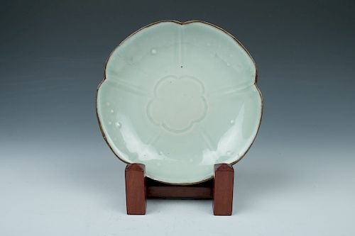 CELADON GLAZE PLATEOf five petal everted