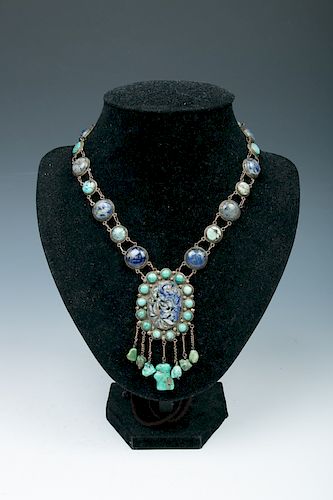 TURQUOISE NECKLACEComprising 18