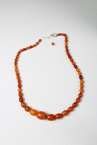 AMBER GRADUATED BEADED NECKLACEA