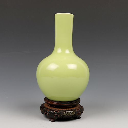VERY RARE CHINESE LIME-GREEN VASE,