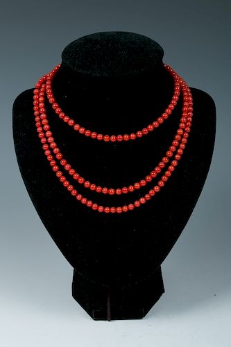 CORAL BEAD NECKLACEA long coral