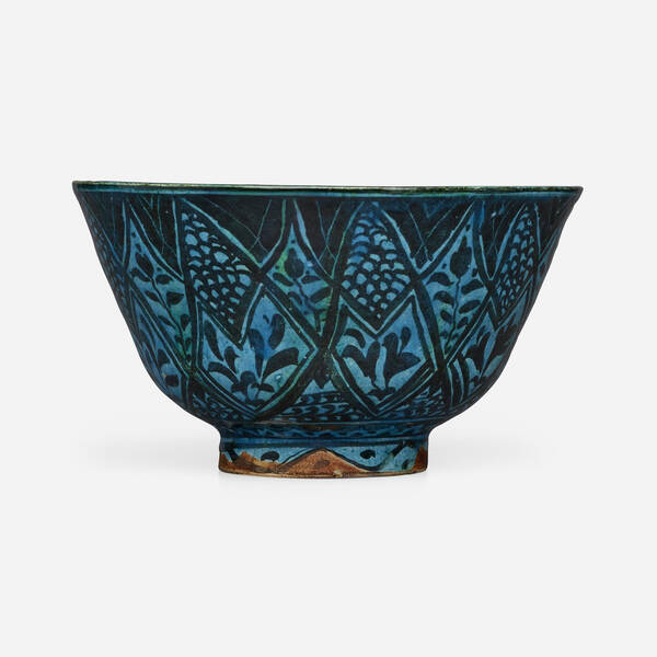 Carl Walters Bowl with stylized 39d372