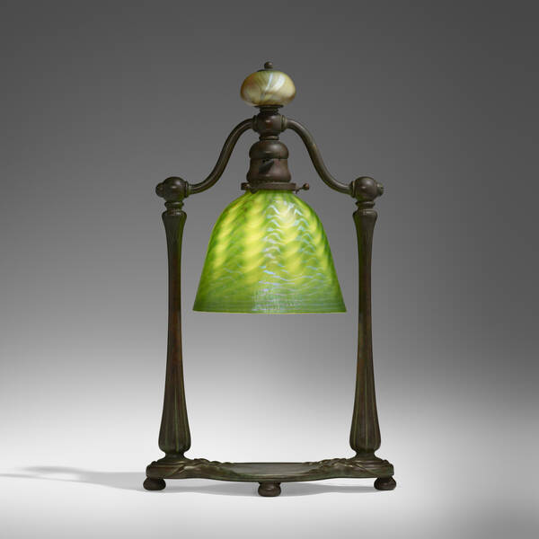 Tiffany Studios Bell shaped lamp  39d3fa