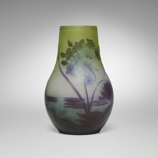 Gall N nuphars vase c 1910  39d46c