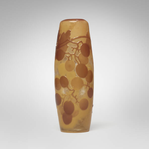  mile Gall Vase with grapevine  39d481